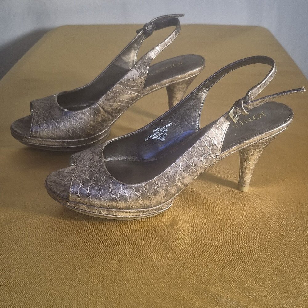 Jones Studio open toed 3" heels, adjustable straps, size 6.5